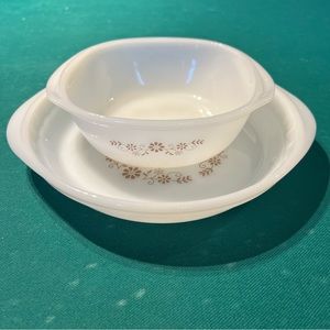 Dynaware Pyr-O-Rey 2pc pie/plate & casserole dish with brown daisy design